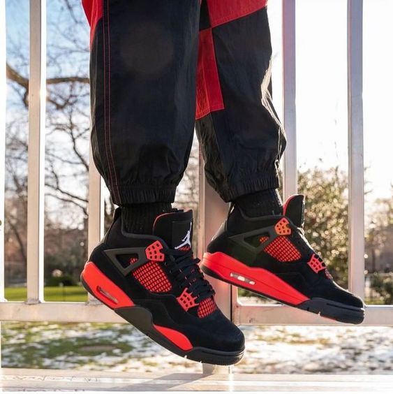 AIR JORDAN 4 ‘RED THUNDER’