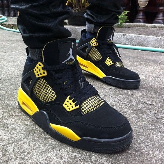 AIR JORDAN 4 ‘THUNDER’ (2023)